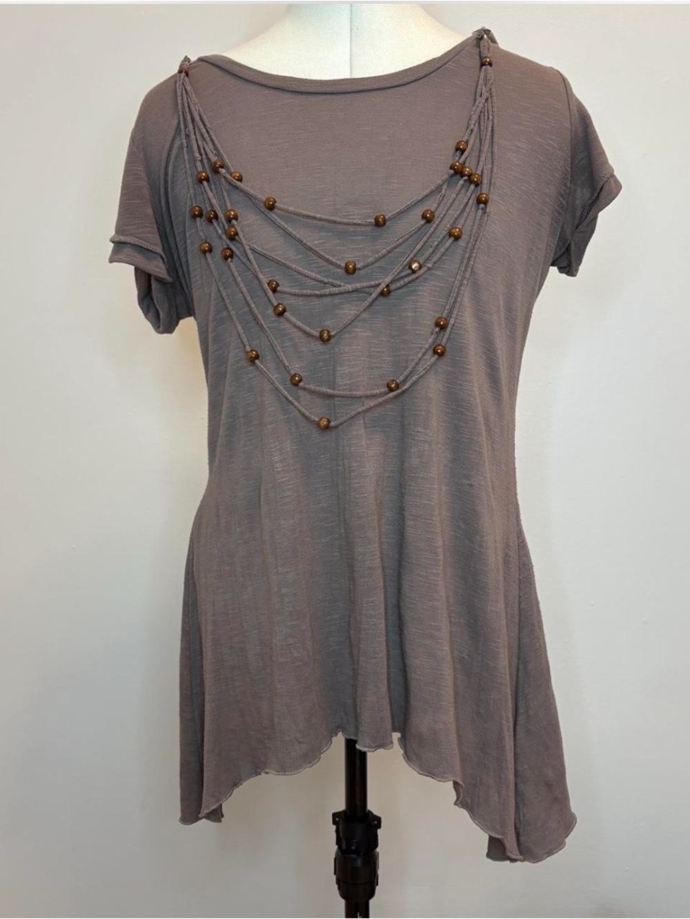 Women's Taupe Short-Sleeve Beaded Necklace Tunic Top